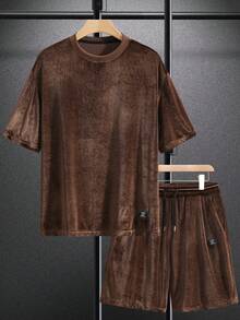 Manfinity Homme Men's Spring/Autumn T-Shirt Set, Round Neck Velvet Short Sleeve Top + Comfortable Shorts, Easy Care, Outfit - Coffee Brown - View 1