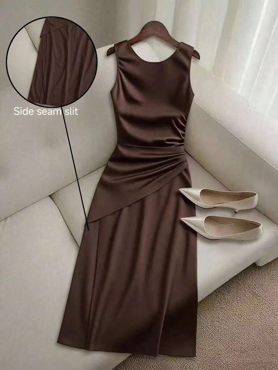 Franclia Vestido camisero con pliegues en la cintura y espalda cruzada - Marrón - Ver 1