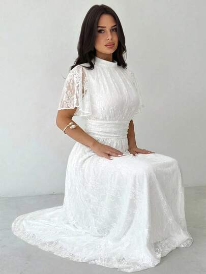 Firerie Vestido branco feminino elegante e romântico para uso diário, praia e férias. Gola alta, pregas, cintura alta, corte em A e mangas flare.