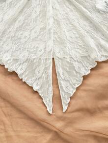 Soleia Women Floral Lace Twist Bandeau Top And Asymmetric Hem Midi Skirt 2 Pieces Set - White - View 5