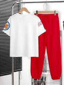 Tween Jungen Weiß und Rot Streetwear Rundhals Kurzarm T-Shirt und Hose Set,Grafikdruck minimalistisches Sommeroutfit,City Break Mode Lässig - Verschiedenfarbig - Übersicht 3