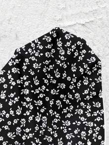 SHEIN Clasi 休闲简约度假波西米亚风优雅浪漫复古黑白碎花图案连衣裙，适合海滩、度假、女士夏季穿搭，衬衫式纽扣短裙 - 彩色 - 查看 7