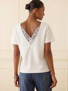 Lilora 女士优雅深V领蕾丝拼接棉质T恤 - 白色 - 查看 5