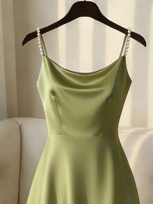 SHEIN Franclia Đầm slip satin bóng mượt đính ngọc trai thanh lịch dành cho nữ, thích hợp cho đi làm, dự tiệc và các sự kiện. - màu xanh lá - Xem 3