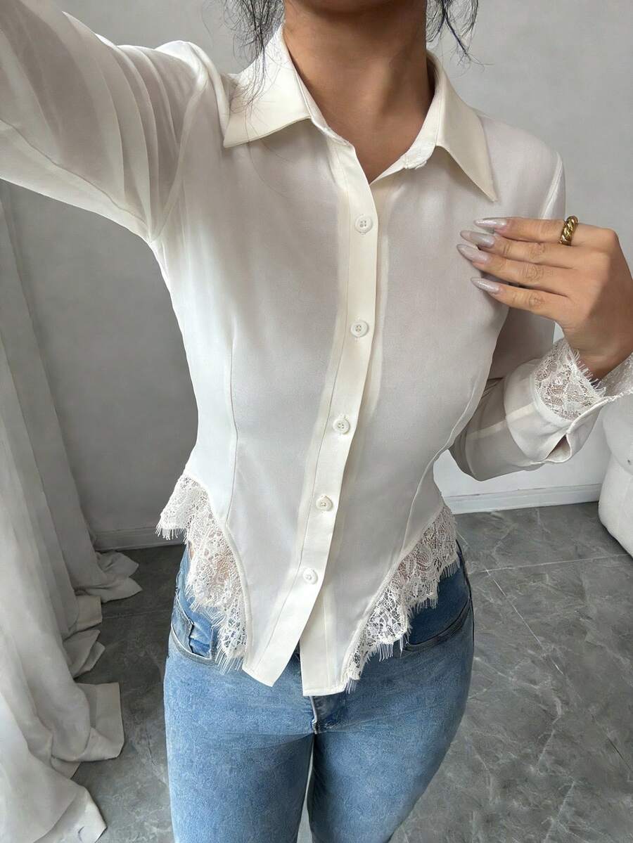 Selianne 女士优雅撞色蕾丝不对称下摆修身衬衫，适合春、夏、秋季办公室通勤穿着。 - 白色 - 查看 1
