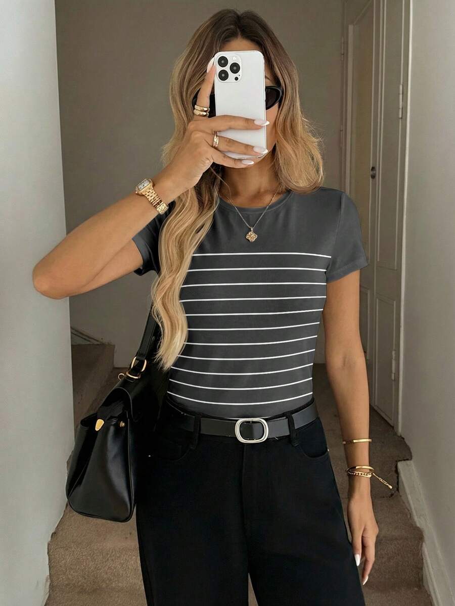 SHEIN LUNE 女士圆领修身条纹短袖T恤，适合春夏嘉年华、休闲场合穿着 - 彩色 - 查看 1