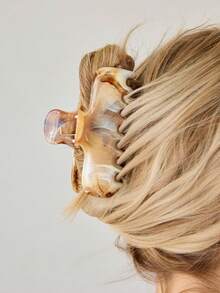 MOTF PREMIUM CARAMEL ASYMMETRICAL STYLING HAIRPIN, ELEGANT AND CHIC, SUITABLE FOR STUDENTS TO WEAR. - Rust - View 6