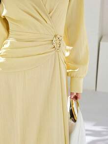 Heiryn 女士纯色腰部褶裥设计长袖优雅中长连衣裙 - 鵝黃色 - 查看 4