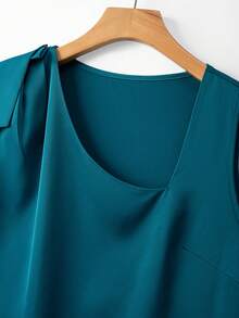 GlowEve CURVE 夏季时尚休闲法式复古优雅通勤不对称领衬衫 - 藍色 - 查看 5