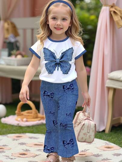 SHEIN Bộ 2 món cho bé gái gồm áo thun ngắn tay cổ tròn in hình bướm và quần ống loe, trang phục thường ngày tối giản, phù hợp cho các hoạt động mùa hè như đi chơi, mua sắm hoặc mặc cùng chị em gái.