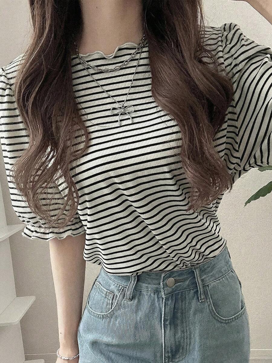 FRIFUL Women's Wavy Striped Loose Contrast Trim Short Sleeve T-Shirt, Summer Casual Wear Graphic Tees Women - Black and White - View 1