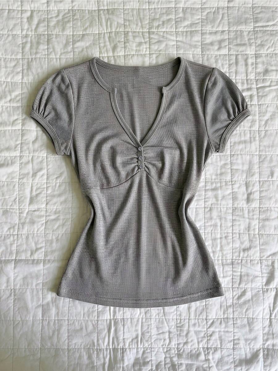 Elamini 女士灰色V领褶裥修身短袖T恤，休闲百搭 - 灰色 - 查看 1