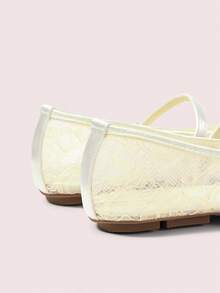 CUCCOO DOLLMOD Sepatu Wanita Modis Ujung Bulat Bordir Bunga Model Mary Jane yang Imut dan Manis - Lili Aprikot - View 4