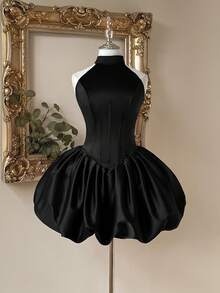 Lovelzi Elegante y dulce vestido mini con hombros descubiertos y diseño de cintura con ballenas, con lazo ajustable en la espalda, adecuado para varias ocasiones como vestido de cóctel, vestido de influencer y vestido formal - Negro - Ver 1