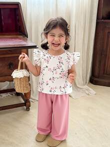 Elladie kids 2件組少女韓系夏季家庭套裝，粉色花卉印花荷葉袖鈕扣上衣與素色休閒長褲，優雅簡約風 - 粉色 - 查看 5