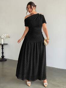 Firerie Ensemble 2 pièces grande taille confortable et élégant pour vacances et plage. Top t-shirt à manches courtes plissé avec col asymétrique et boucle métallique, en tissu texturé élastique. Jupe plissée ample taille haute coupe A, en ligne. Pour femmes. - Noir - Voir 5