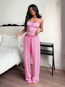ZzzCrew Conjunto de blusa de alças e calça de malha justa com estampa listrada e botões decorativos para o verão, estilo sexy. - Rosa - Ver 4