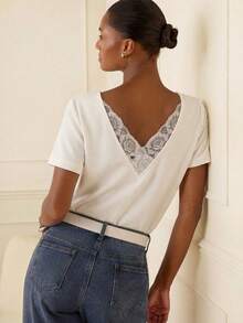 Lilora 女士优雅深V领蕾丝拼接棉质T恤 - 白色 - 查看 7