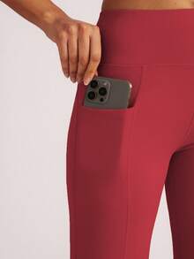 SHEIN Sports Celana Panjang Wanita Polos Kasual untuk Olahraga dengan Model Kaki Mengembang - Merah - View 3