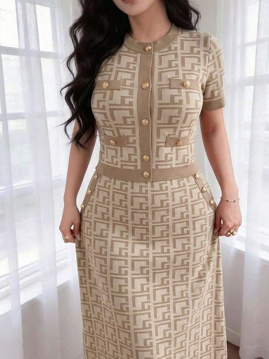 Feyla Bộ 2 món áo len dệt kim tay ngắn họa tiết hình học mùa hè trang trí nút kim loại và chân váy dệt kim mix thường ngày cho nữ - Màu Khaki - Xem 1