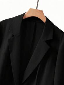 GlowEve CURVE 大码女式时尚通勤优雅派对套装，包含西装外套和印花半裙两件套，商务休闲装 - 黑色 - 查看 4