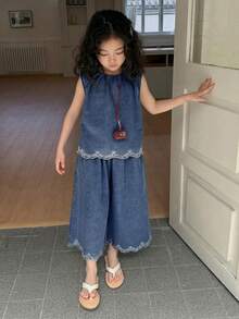 Dazy Kids 年轻女孩夏季休闲度假风刺绣无袖宽松牛仔上衣和阔腿牛仔裤套装 - 中等水洗藍 - 查看 2