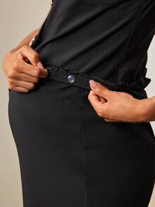 MaterniWear 夏季服装、孕妇工作服、孕妇工作套装、孕妇工作两件套、孕妇纯色V领无袖装饰纽扣优雅两件套，这款黑色两件套孕妇/工作服饰有金属纽扣，散发着精致优雅的复古气息。女士优雅套装、女士正式套装、女士职业装、女士套装、优雅女士背心裤套装、女士正装、女士西装套装、半正式套装、女士上衣裤套装、女士正式优雅职业连衣裙 - 黑色 - 查看 8