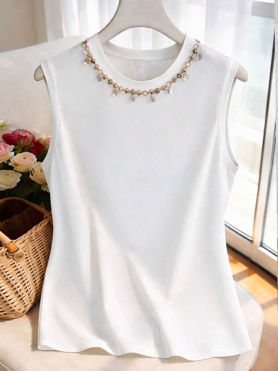 GlowEve CURVE Áo tank top không tay cổ tròn màu trơn thanh lịch dành cho nữ cỡ lớn, thiết kế cổ bèo nhún, đa năng cho mặc hàng ngày, đi làm, dự tiệc và đi chơi. - trắng - Xem 1