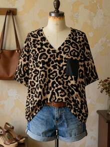Mellowie 休闲简约豹纹撞色宽松V领T恤，大码女款，黑色上衣，适合夏季穿着 - 棕色 - 查看 3
