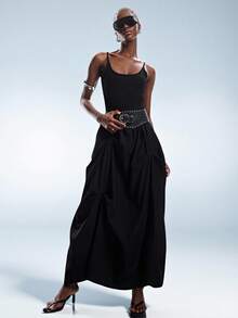 GENKIRA 黑色纯色休闲简约混搭修身吊带连衣裙，不对称下摆设计，褶皱荷叶边下摆，长款连衣裙 - 黑色 - 查看 4