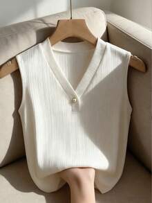 Franclia 女士休闲通勤款温柔优雅夏季新款白色V领无袖背心，珍珠纽扣罗纹衬衫领上衣，通勤时尚修身吊带衫 - 白色 - 查看 1