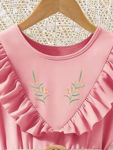 SHEIN Vintaside Kids Vestido de niña preadolescente con estampado floral, cinturón y volantes en el bajo, cuello redondo - Rosa - Ver 4