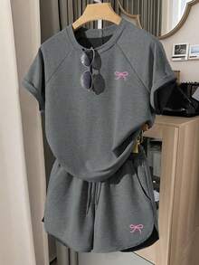 少女休闲简约深灰色碎花插肩袖宽松短袖T恤套装，带口袋，粉色蝴蝶结印花，轻盈舒适，适合日常休闲穿着，夏季清凉系列，少女必备，返校必备，夏季时尚基础款，春夏韩版风格，日常少女时尚 - 淺灰色 - 查看 1