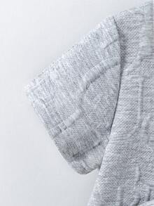 SHEIN Explorewe 3 Stücke Set für Kleinkinder Jungen: Buchstaben Strick Jacquard Casual Kurzarm T-Shirt, Shorts und Tasche, geeignet für tägliche Casual Ausflüge, Frühling/Sommer - Grau - Übersicht 6