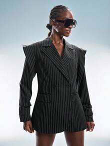 GENKIRA Áo blazer kẻ sọc đen, phom dáng đứng với vai rộng, thiết kế tay áo nhún, đa năng, phù hợp cho công sở và mặc thường ngày. - màu đen - Xem 6