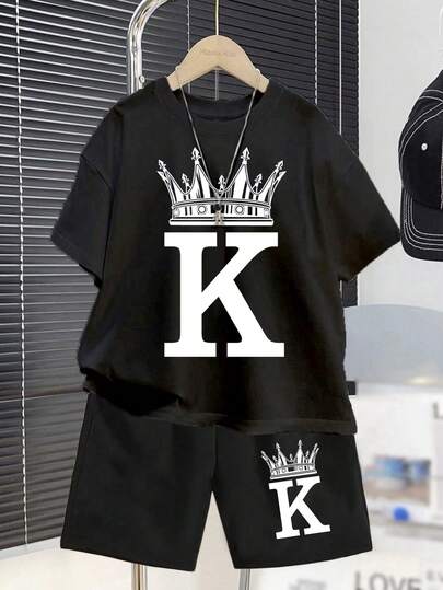 两件套男童休闲简约圆领短袖短裤套装，经典国王皇冠印花，适合夏季穿着
