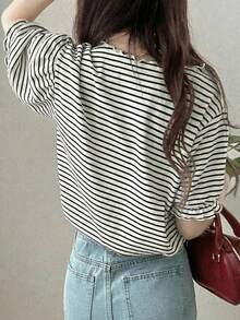FRIFUL Women's Wavy Striped Loose Contrast Trim Short Sleeve T-Shirt, Summer Casual Wear Graphic Tees Women - Black and White - View 3