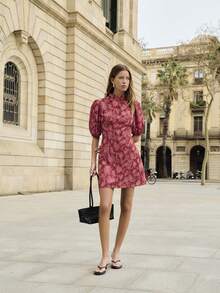 Nöista 碎花迷你连衣裙，泡泡袖，立领，领口镂空设计。适合春夏及复活节穿着。 - 紅色 - 查看 5