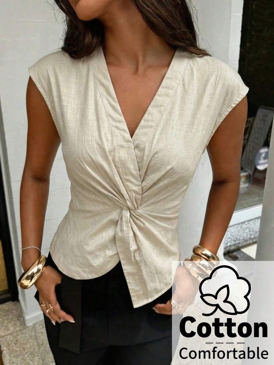 Aloruh 女士优雅简约纯色米色短袖V领褶皱不对称休闲通勤百搭衬衫，适合教师、商务人士、日常穿着，舒适棉质，尽显优雅气质。