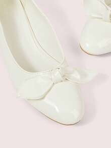 CUCCOO DOLLMOD 女士圆头白色漆皮学院风可爱粗跟低跟基本款蝴蝶结玛丽珍鞋 - 白色 - 查看 4