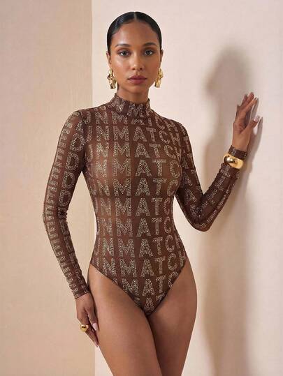 Zivah 2025 Spring New Music Festival, Easter, Western, Nomadic, Birthday Party, Graduation, Campus Style, Student Wear, Daily Outing, Basic Versatile, Casual, Vacation, Cruise Travel, Beach, Sunbathing, Viral Hit, Streetwear, Wedding Guest Boho, Commute, Brunch, Airport, Party, Holiday Outings, Elegant Gala, Ball, Daily Commute, Casual, High-End Elegant, Minimalist, Street Fashion, Letter Print Decor, Mock Neck, Red & White Contrast, Knit Stretch Fabric, Fitted Long Sleeve, Red & White Contrast Letter Print Long Sleeve Bodysuit For Women