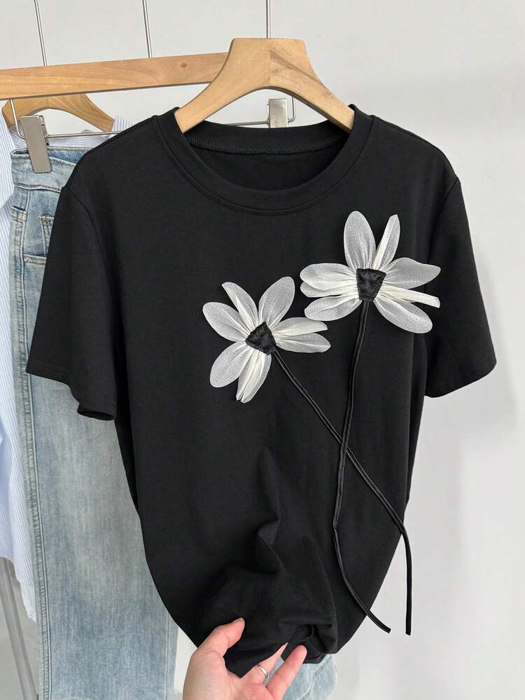 Women's Summer Round Neck Short Sleeve Elegant City Casual T-Shirt With 3D Floral Decor