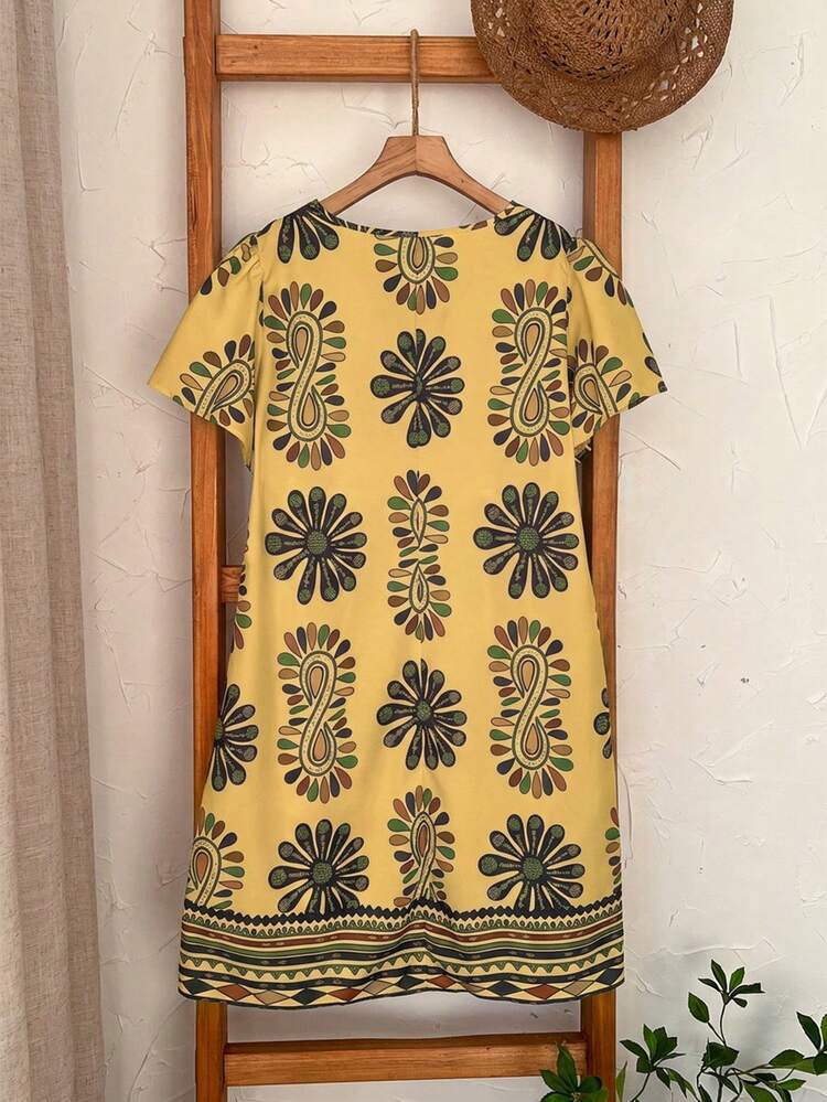 Plus Size Floral & Geometric Print Casual Vacation Dress