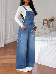 SHEIN 少女款毛边心形牛仔宽松背带裤 - 中等水洗藍 - 查看 3