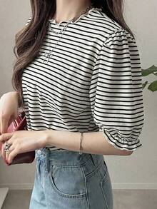FRIFUL Women's Wavy Striped Loose Contrast Trim Short Sleeve T-Shirt, Summer Casual Wear Graphic Tees Women - Black and White - View 2