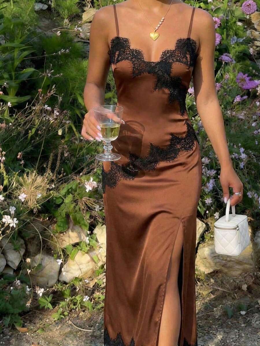 SHEIN MOD Vestido largo de satén elegante con cuello en V de encaje y abertura lateral para mujeres, ideal para citas - Marrón - Ver 1