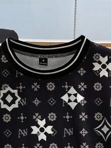 Manfinity Joysei Standard Size Men's Flat Knit Crew Neck All-Over Print Short Sleeve T-Shirt - Black - View 4