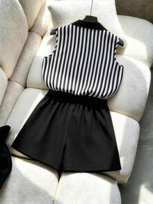 GlowEve CURVE Ensemble 2 pièces élégant et pour femmes grandes tailles, chemisier sans manches à rayures contrastées + shorts minimalistes unicolore - Noir et Blanc - Voir 2