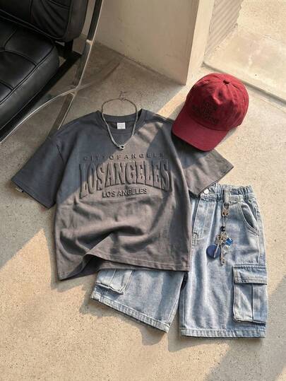 男童灰色短袖圆领T恤，饰有Y2K压纹字母图案，休闲简约，适合返校、郊游、聚会、度假、春夏穿着。