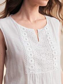 Franclia 波西米亚复古蕾丝拼接无袖上衣，白色蕾丝拼接吊带背心，适合度假和通勤 - 白色 - 查看 8